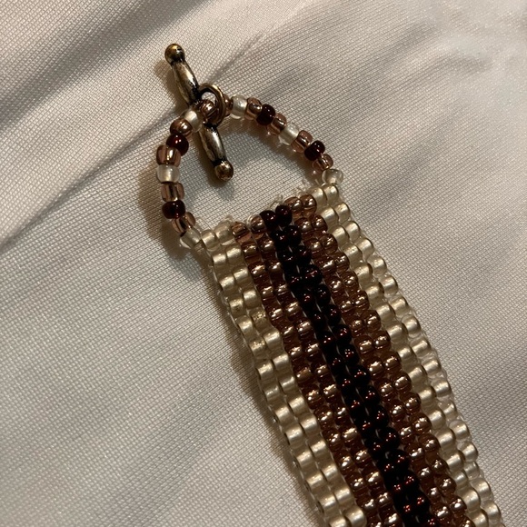 Beaded handmade loomed glass bead bracelet with heart clasp 6” wrist - Picture 3 of 4